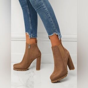 Women’s Tan Heeled Ankle Boots - Chunky Heel Chelsea Style